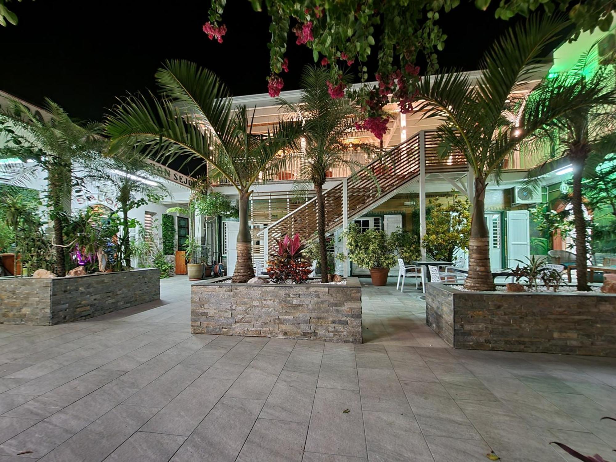 Hotel Chez Papa Daya 圣皮埃尔 外观 照片