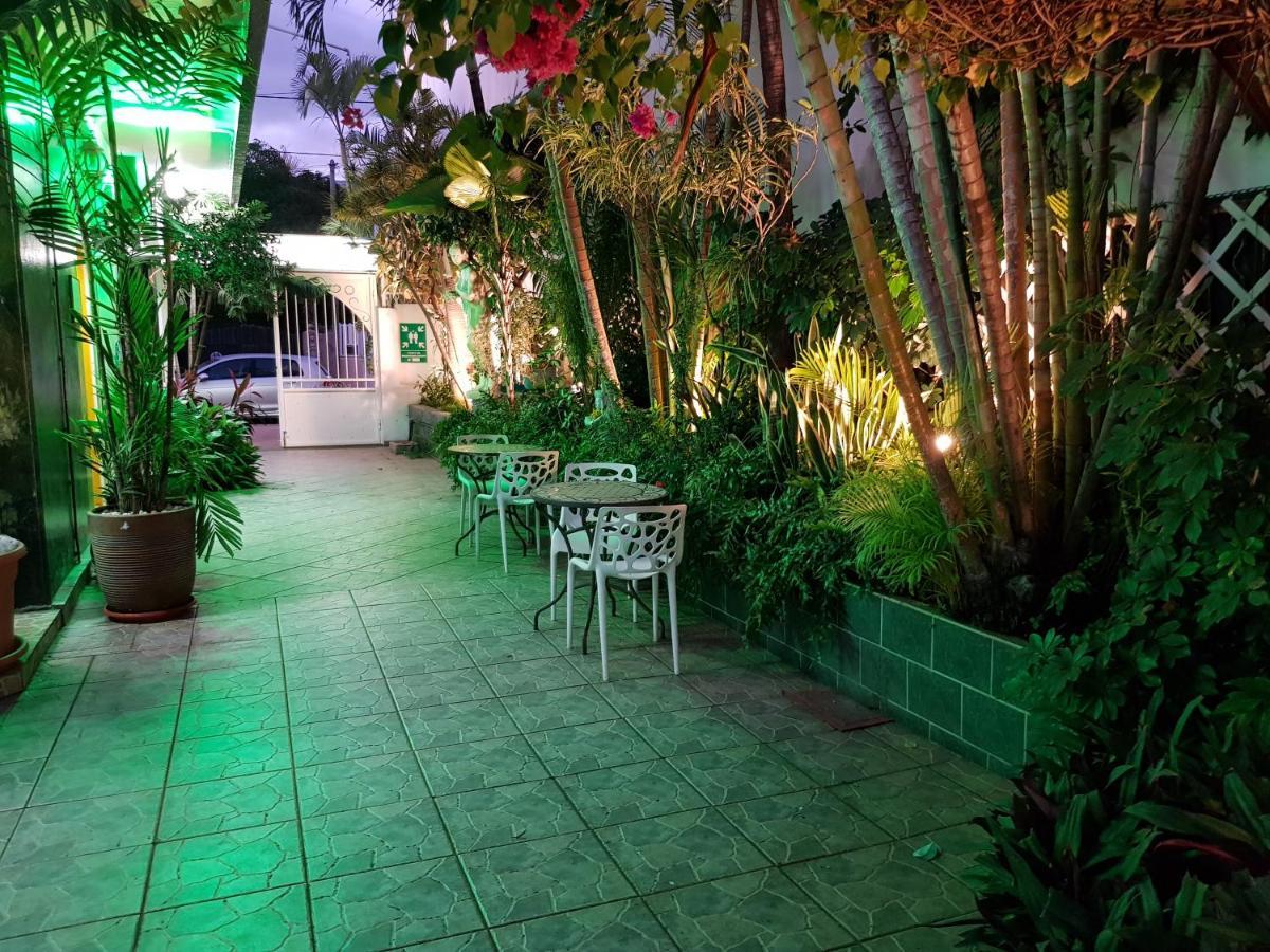 Hotel Chez Papa Daya 圣皮埃尔 外观 照片